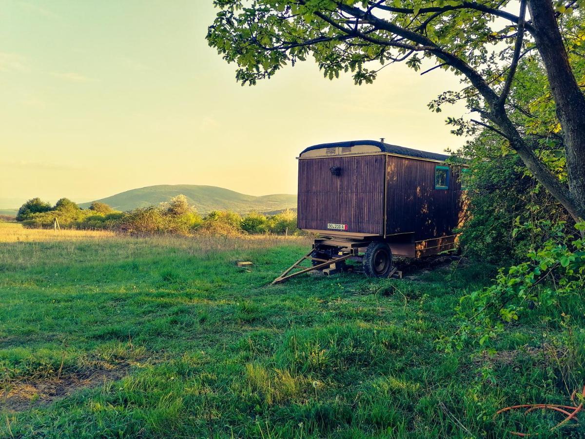 Selanka Off Road Hill View Hotel Moravske Lieskove ภายนอก รูปภาพ